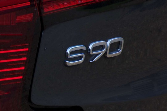 Volvo S90 Saloon 2.0 T8 455HP Phev Ultimate Dark Auto AWD